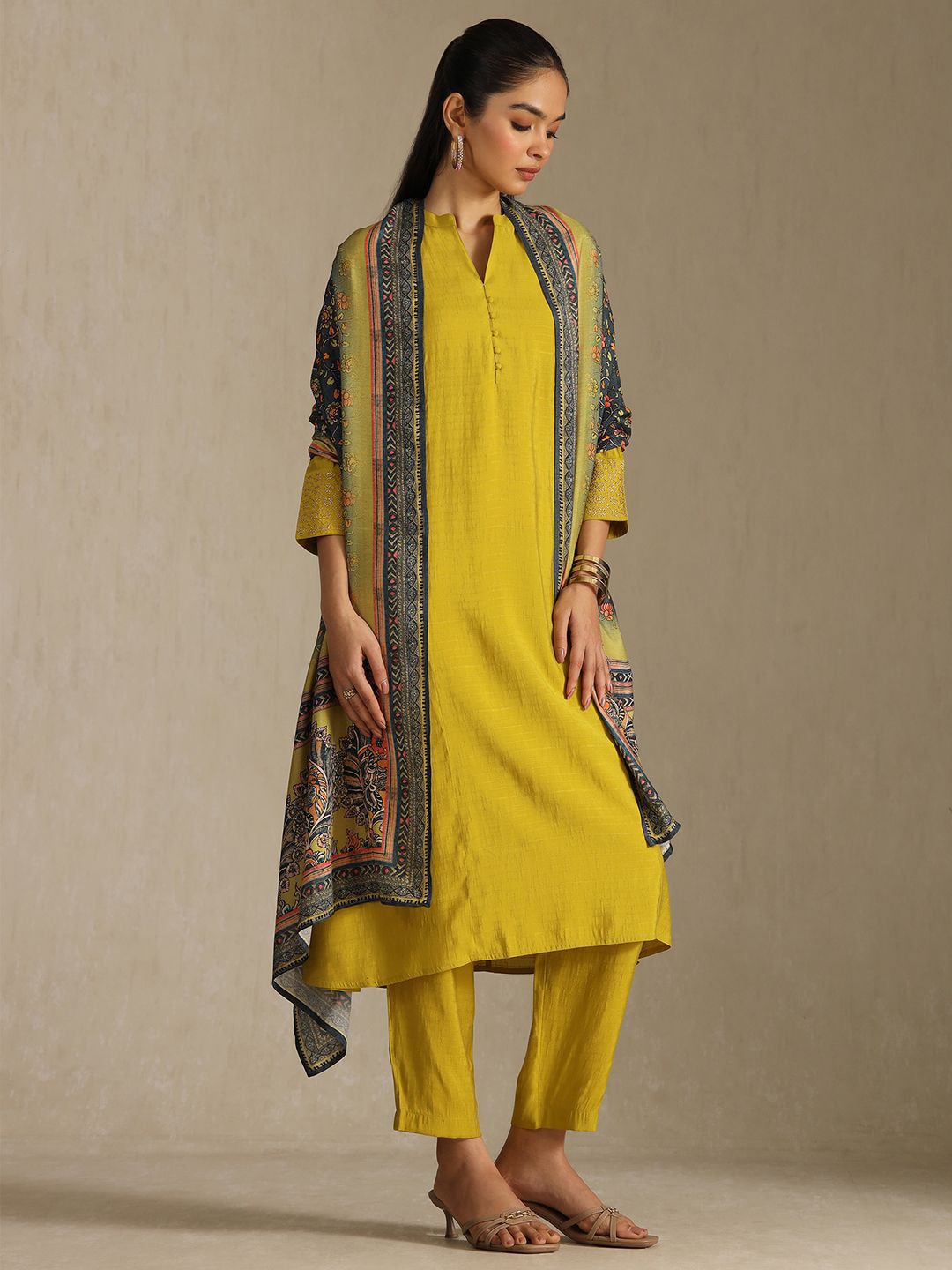 Dhiyona SO Women's Mandarin Collar Straight Kurta With Trousers & Dupatta