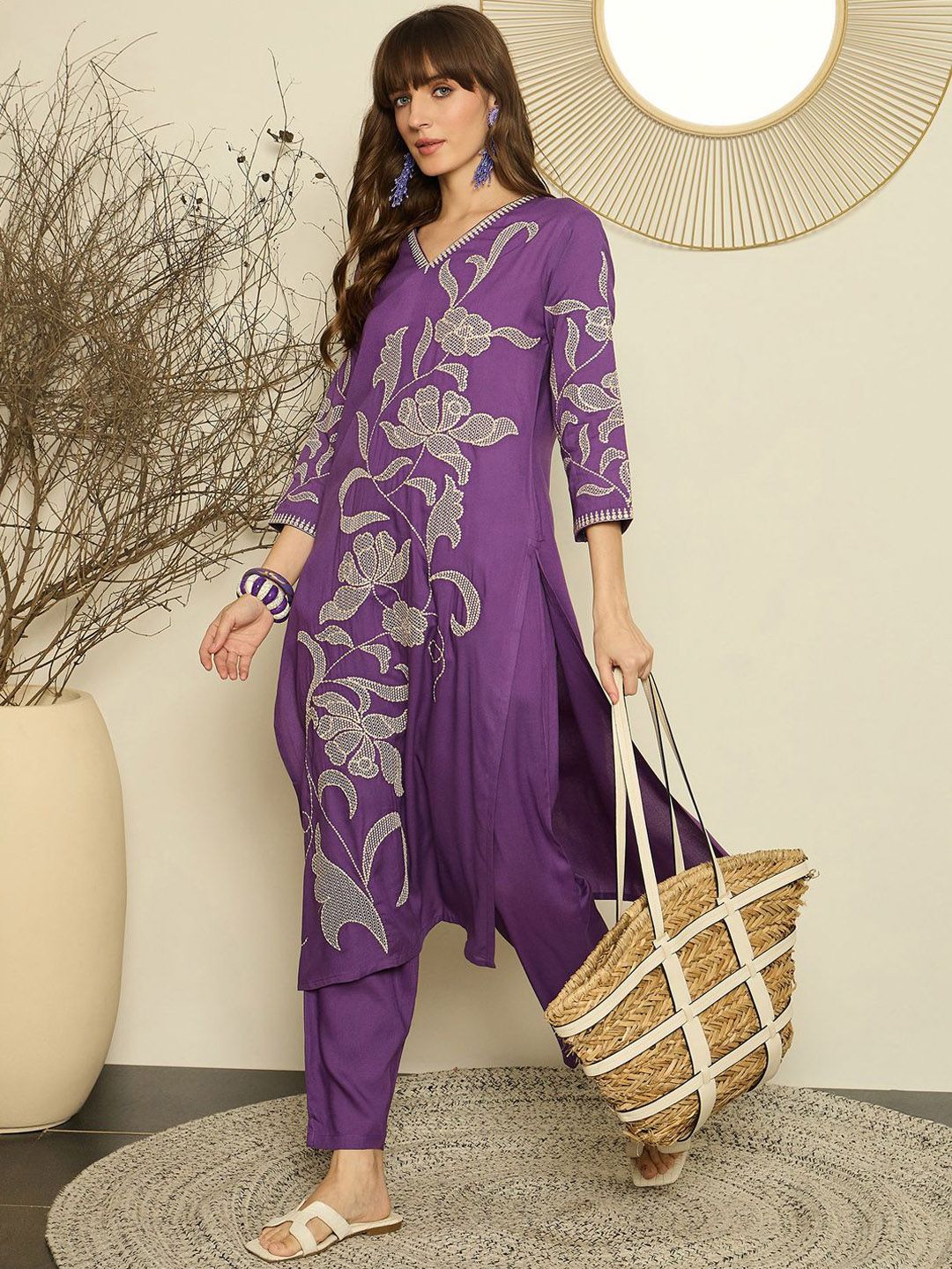 Women Ethnic Motifs Embroidered Regular Thread Work Kurta with Trouser