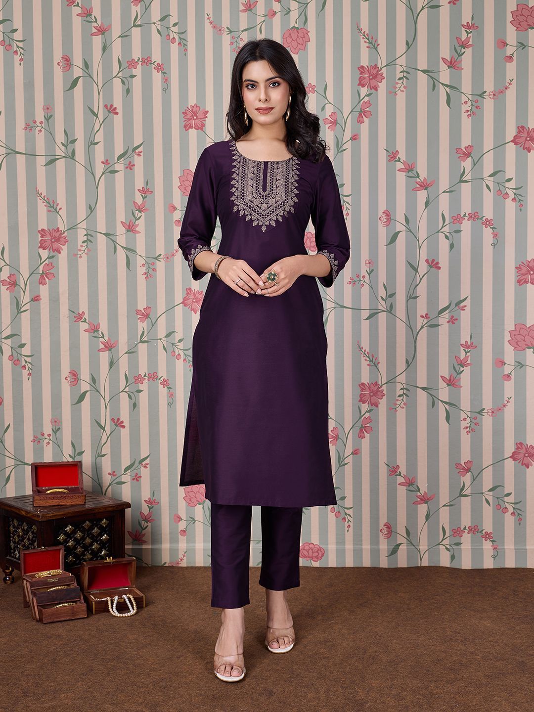 Dhiyona OD Women Embroidered Side Slits Straight Kurta