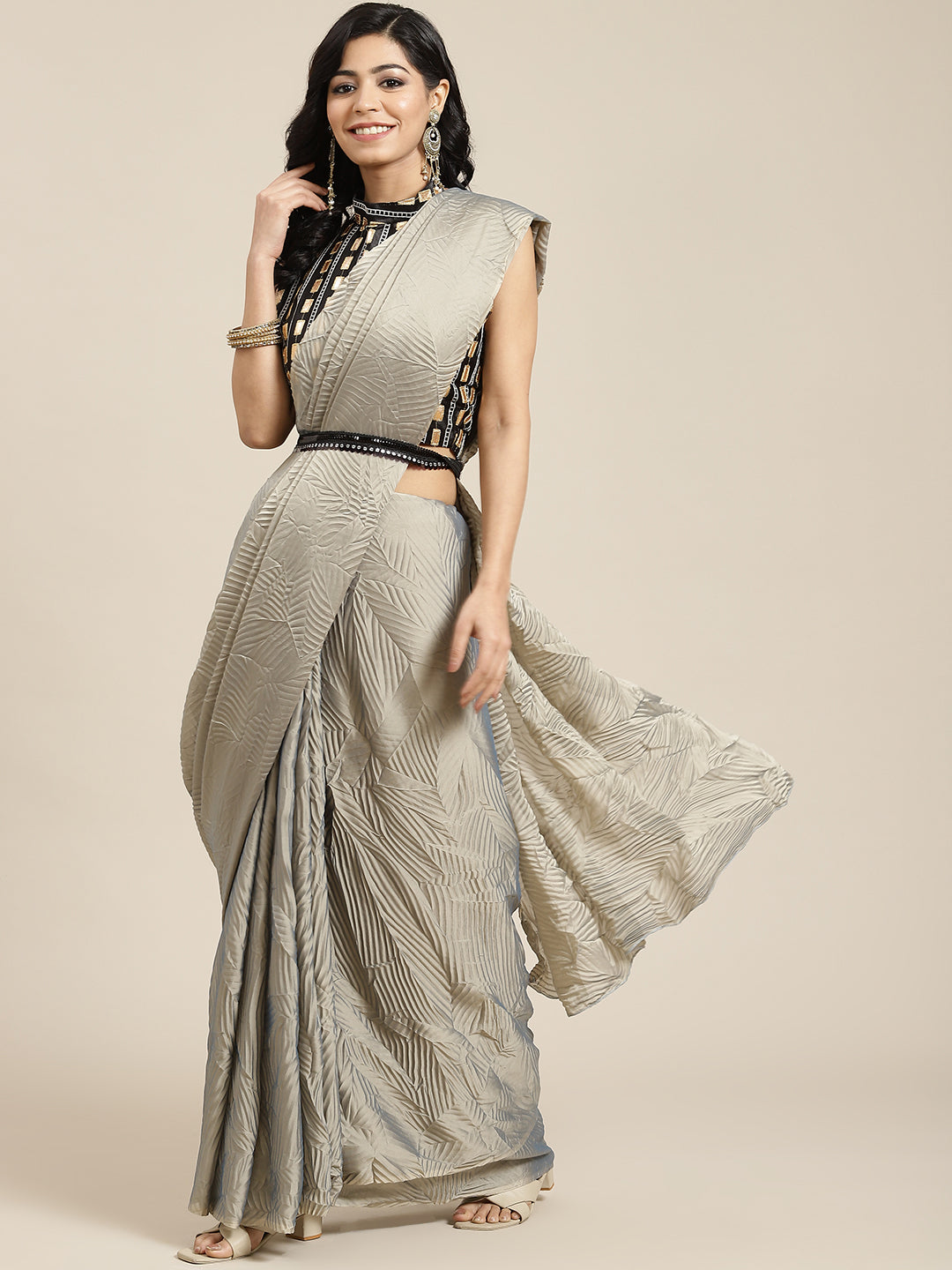 Women's Georgette Grey Solid Belted Sarees With Blouse Piece