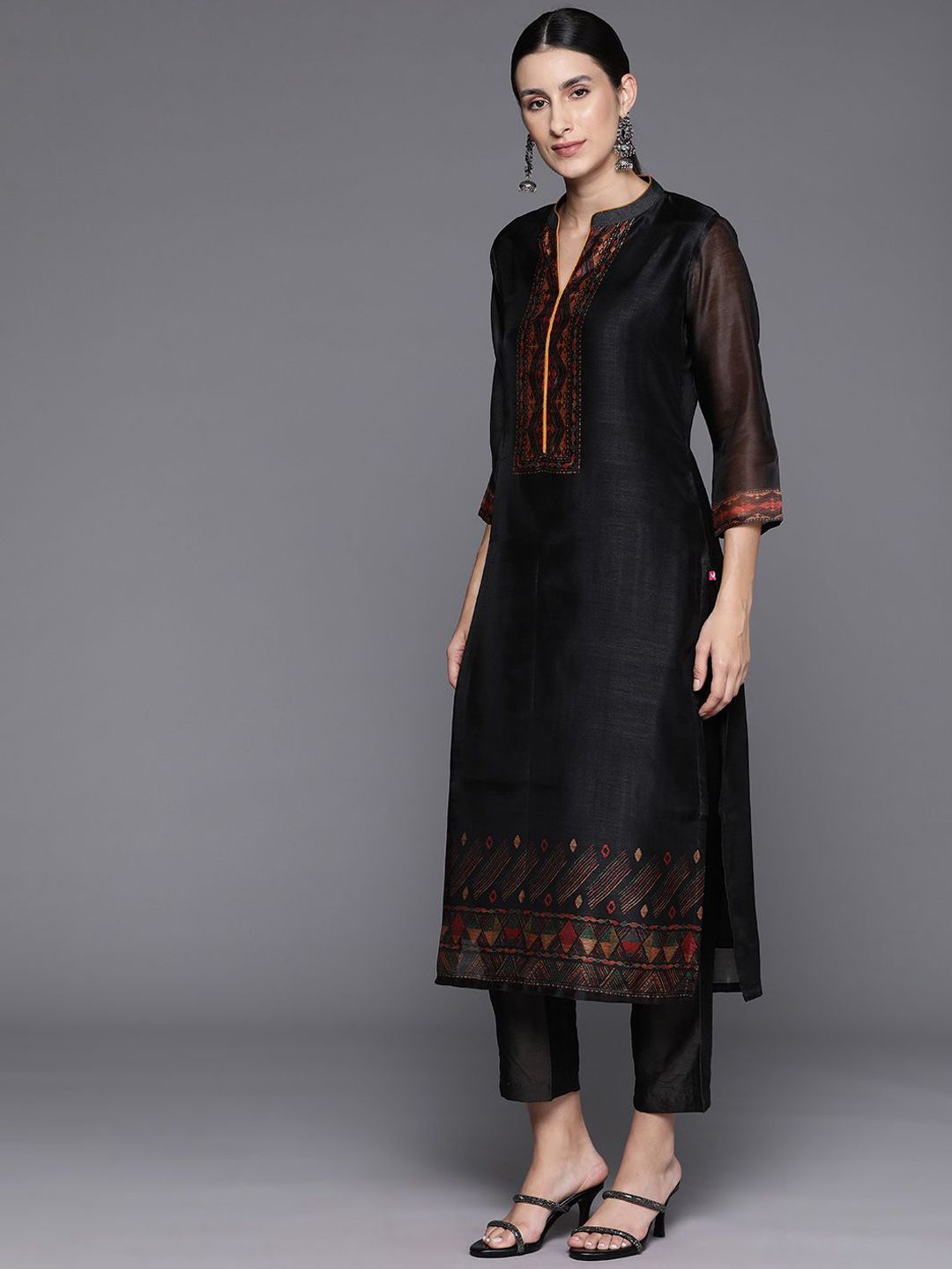 Dhiyona VA Women's Geometric Printed Mandarin Collar Regular Kurta & Trousers With Dupatta