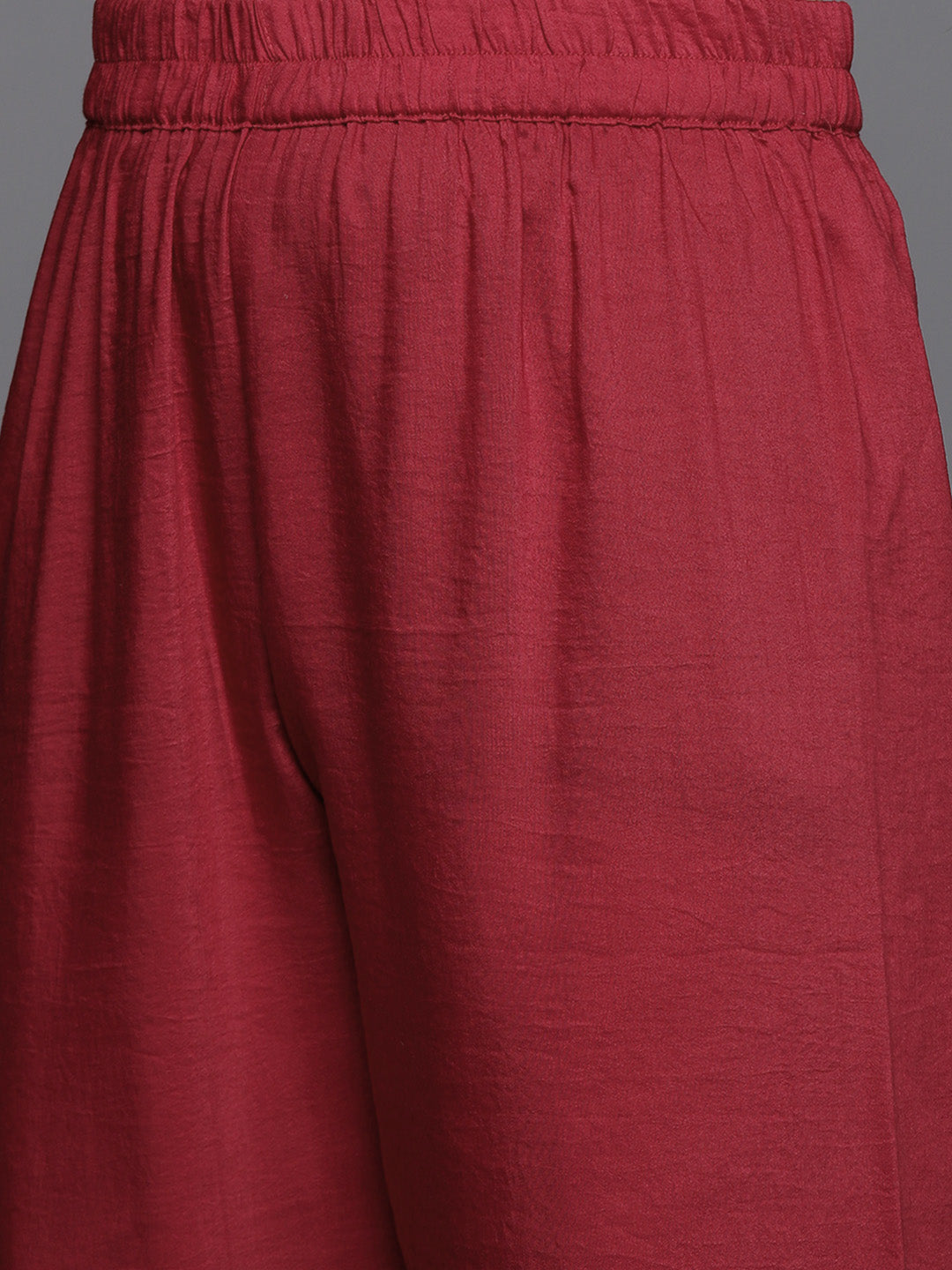 Dhiyona VR Women's Womens Embroidered Kurta Paired With Embroidered Trouser And Ombre Dupatta