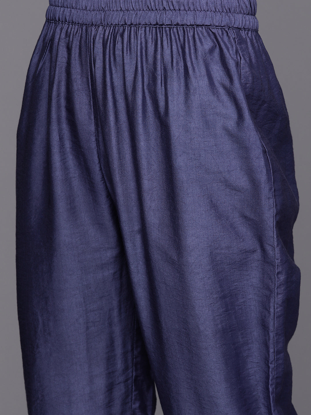 Dhiyona VR Women's Navy Blue Bandhani Printed Straight Kurta With Three Quarter Sleeves Paired With Tonal Bottom And Printed Dupatta