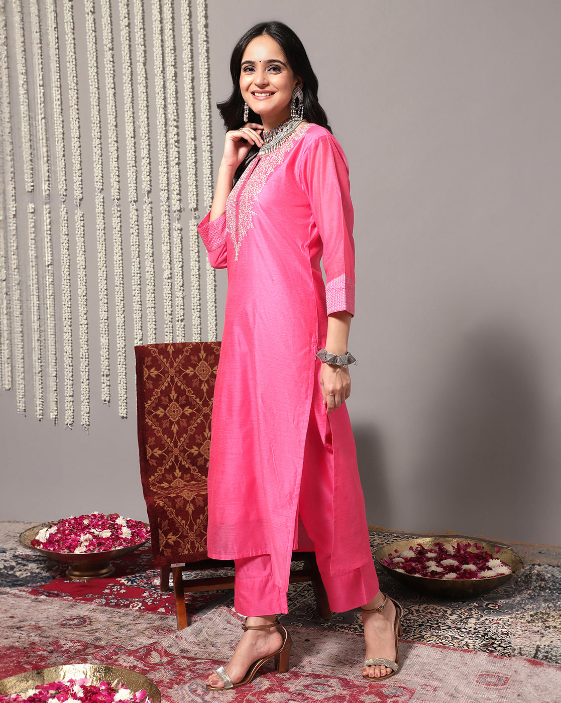 Dhiyona VR Women's Pink Floral Embroidered Regular Chanderi Silk Kurta With Trousers & With Dupatta