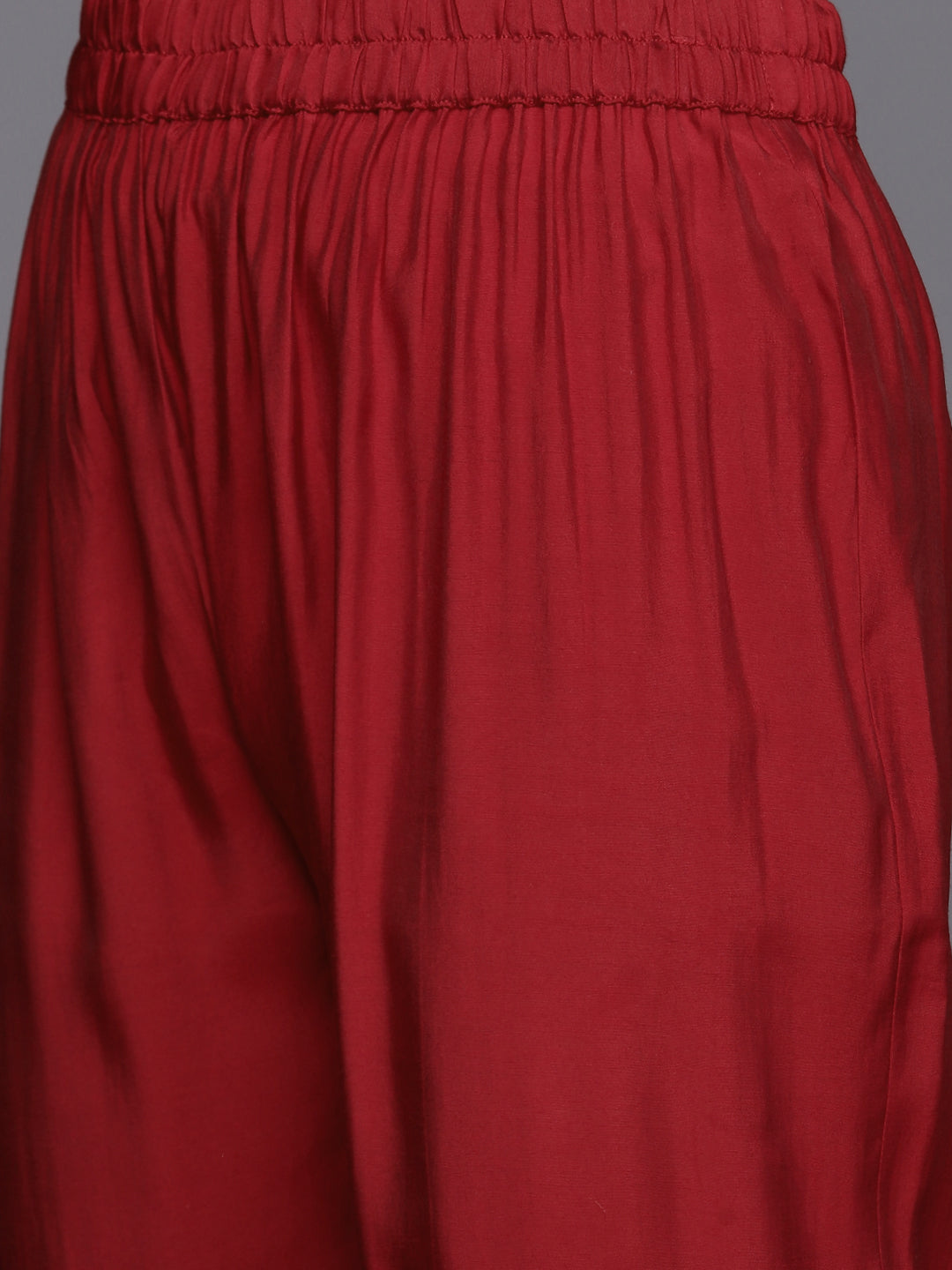 Dhiyona VR Women's Red Three Quarter Sleeve Straight Kurta Set With Dupatta