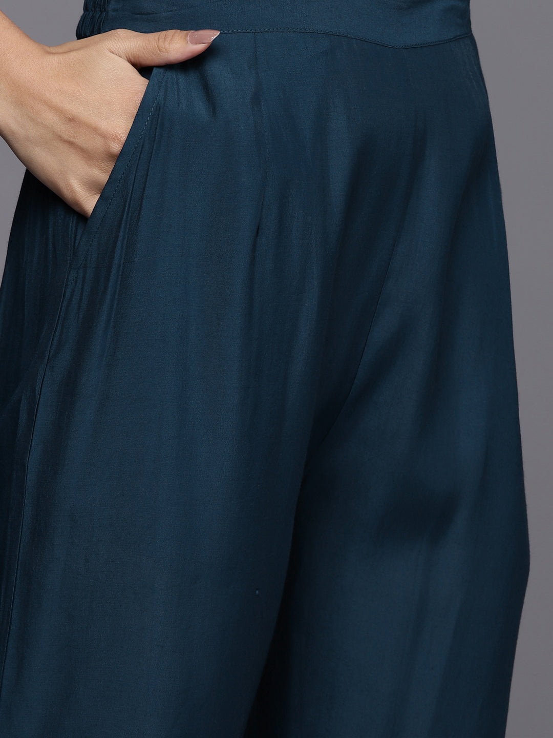 Dhiyona VR Women's Blue Embroidered Kurta Paired With Tonal Bottom And Plain Dupatta