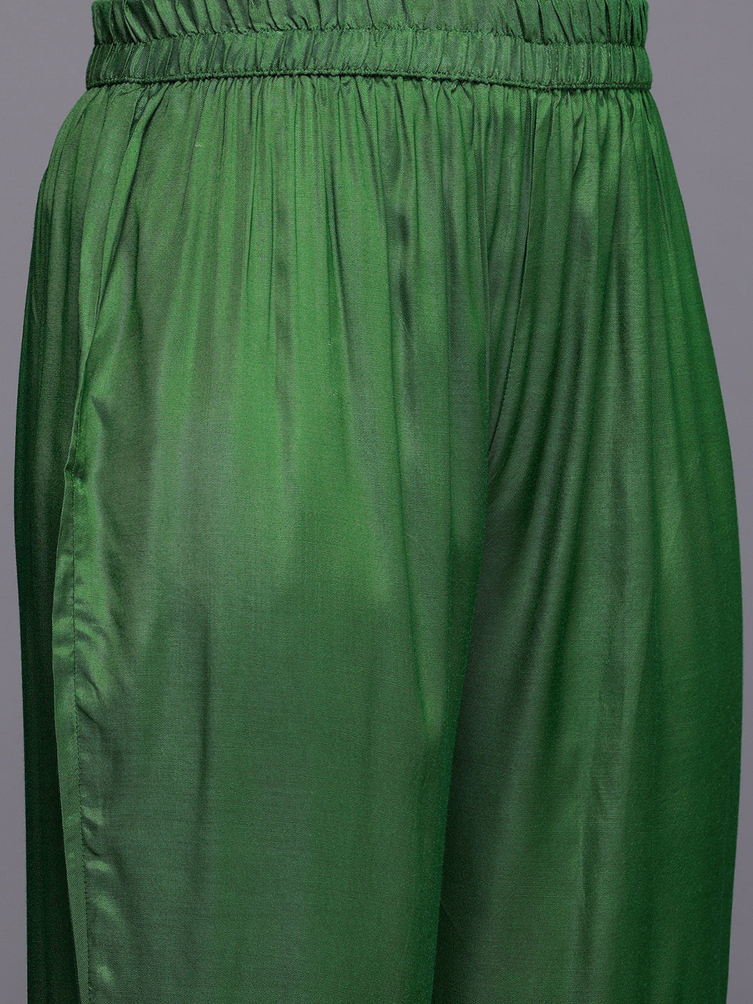 Dhiyona VR Women's Green Leheriya Zari And Sequins Embroidered Kurta Set With Dupatta