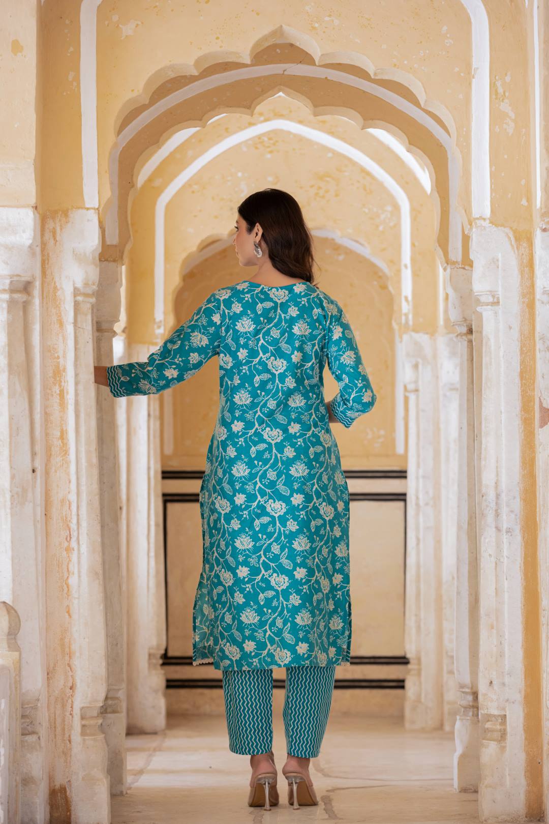 Dhiyona VR Women's Blue Printed Round Neck Straight Kurta With Bottom And Dupatta