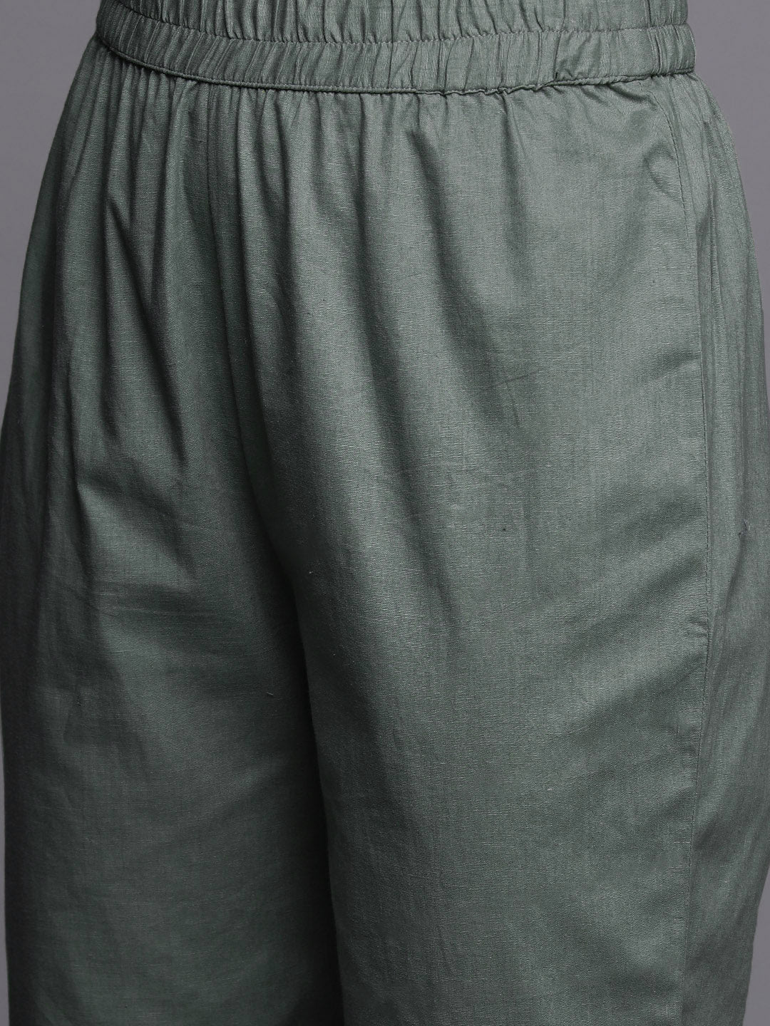 Dhiyona VR Women's Green Floral Printed Straight Kurta Paired With Tonal Bottom And Tonal Organza Embroidered Dupatta
