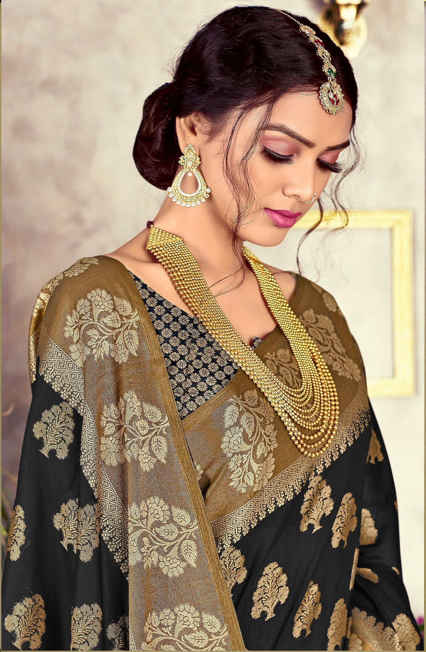 Dhiyona GR Women's GJ Black Diamond Pitch Black Zari Woven Design Cotton Blend Saree