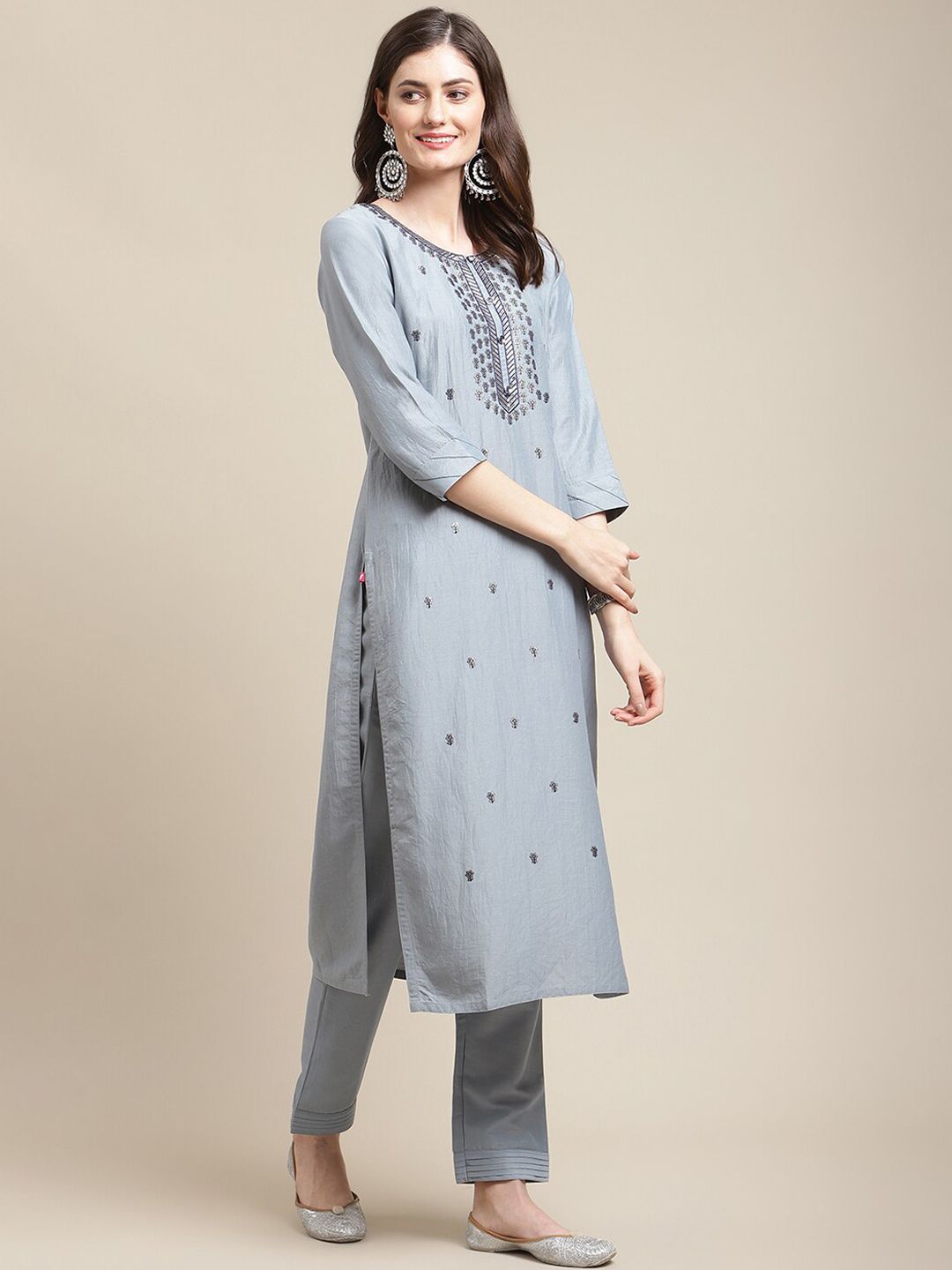 Dhiyona VA Women's Grey & Navy Blue Floral Embroidered Kurti with Trousers & With Dupatta