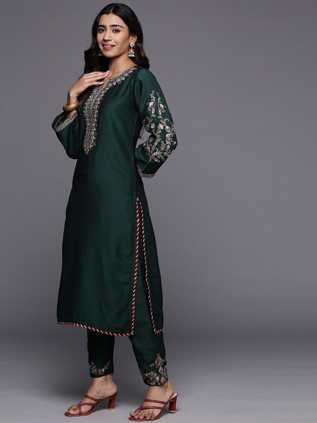 Dhiyona VA Women'sFloral Embroidered Regular Kurta with Trousers & With Dupatta