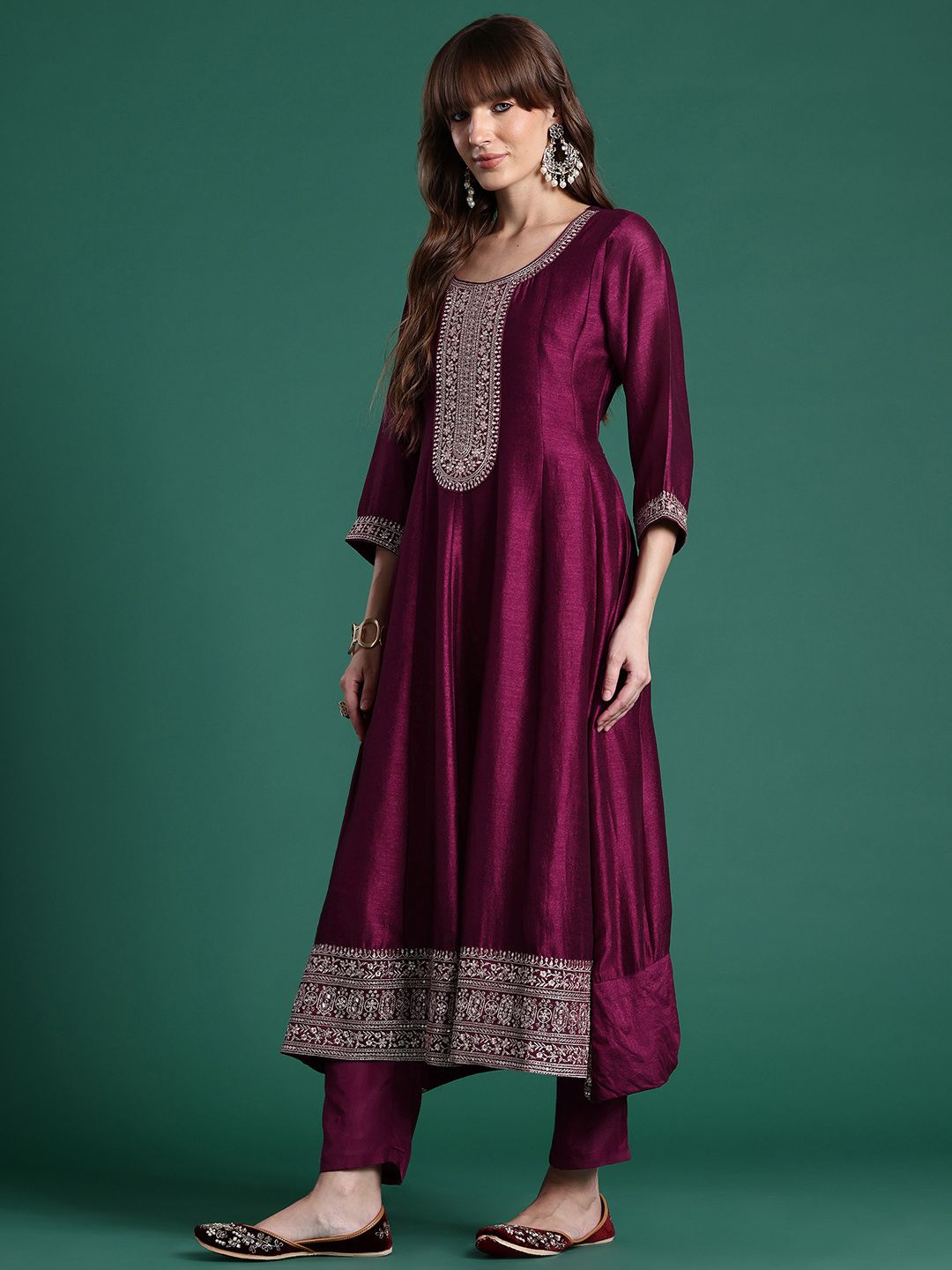 Dhiyona IE Ethnic Motifs Embroidered Sequinned Kurta with Trousers & With Dupatta
