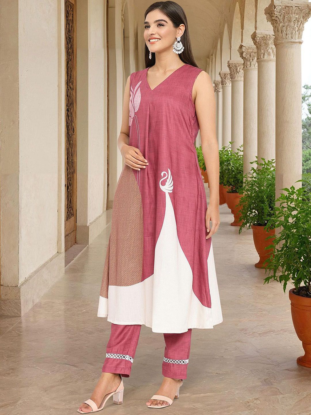 Dhiyona IS Women's Ethnic Motifs Printed V-Neck A-Line Kurta With Trousers