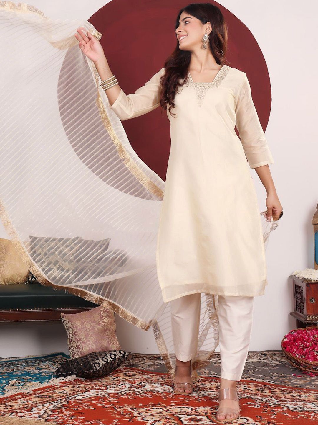 Dhiyona VA Women'sFloral Embroidered V-Neck Straight Kurta With Trousers & Dupatta