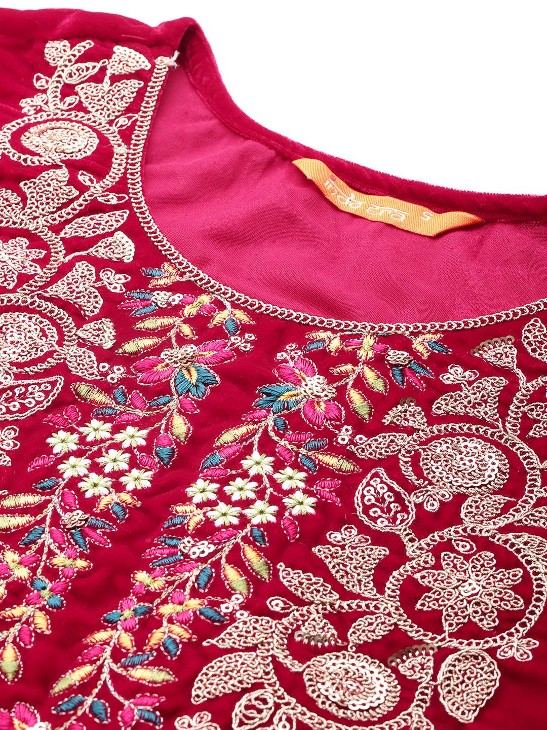 Dhiyona IE Ethnic Motifs Embroidered Velvet Kurta with Trousers & With Dupatta