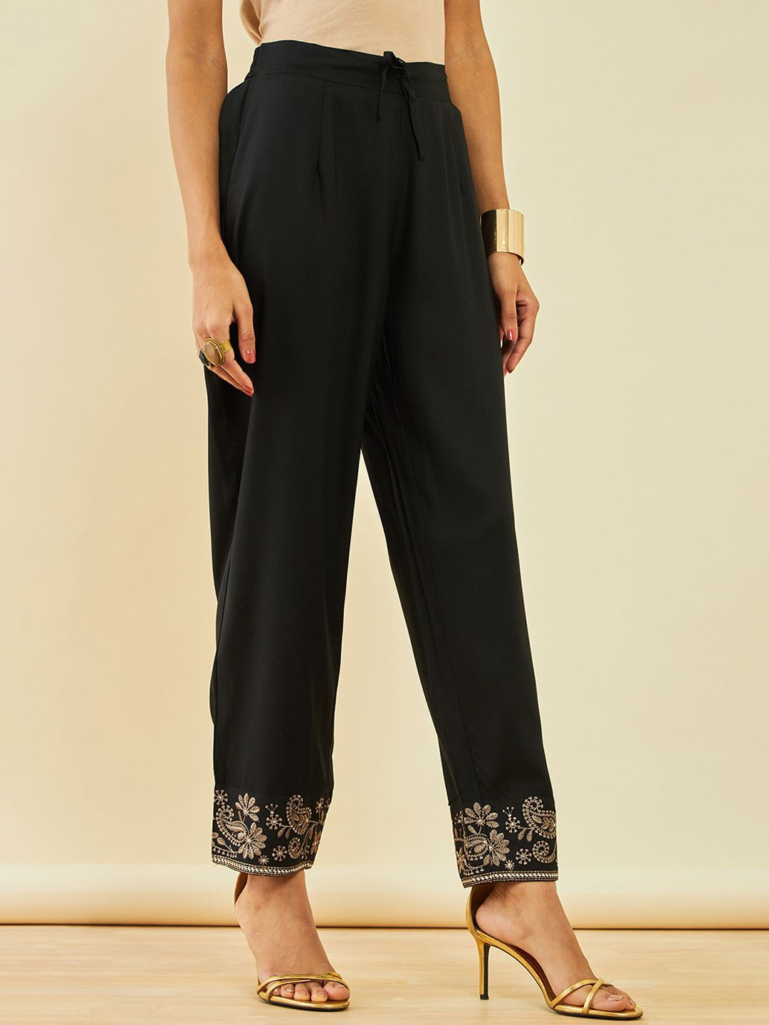 Dhiyona SO Women's Ethnic Motifs Yoke Embroidered Regular Sequinned Kurta with Trousers