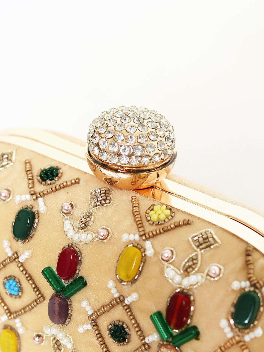 Dhiyona NR Beige & White Embroidered Box Clutch