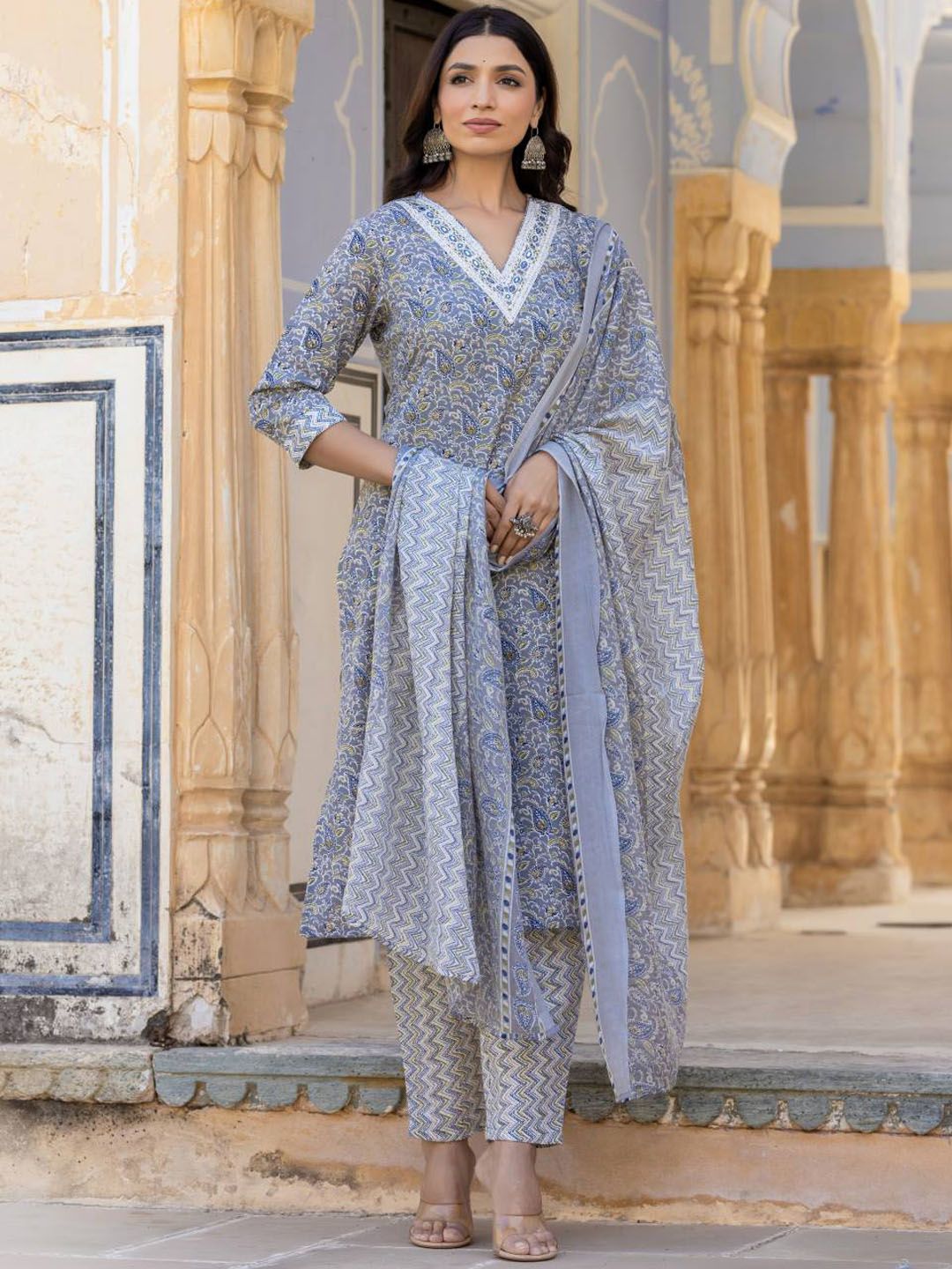 Dhiyona VA Women'sPaisley Printed Regular Thread Work Kurta with Trousers & With Dupatta