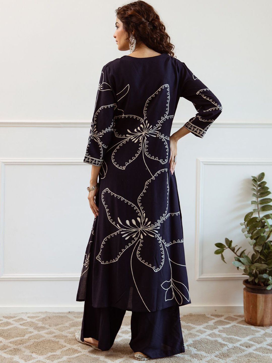 Dhiyona IE Women Floral Embroidered Regular Sequinned Kurta with Trousers