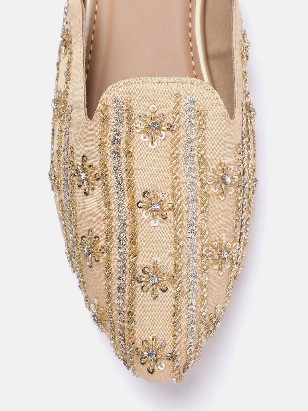 Dhiyona HOP Women Embroidered Ethnic Mules