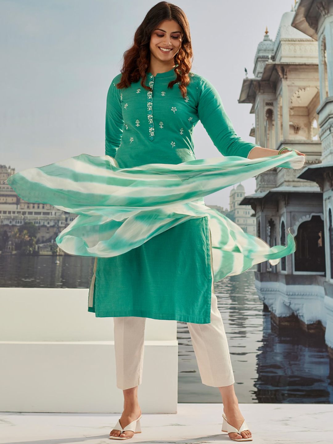 Dhiyona WP Ethnic Motifs Embroidered Thread Work Pure Cotton Kurta with Trousers & Dupatta