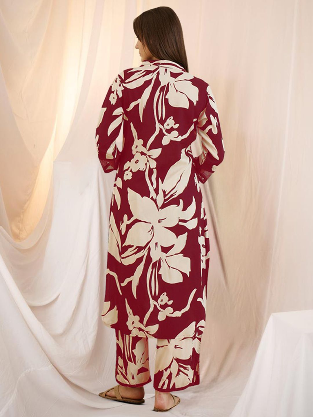 Dhiyona IE Floral Printed Shirt Collar Sequinned Kurta with Trousers