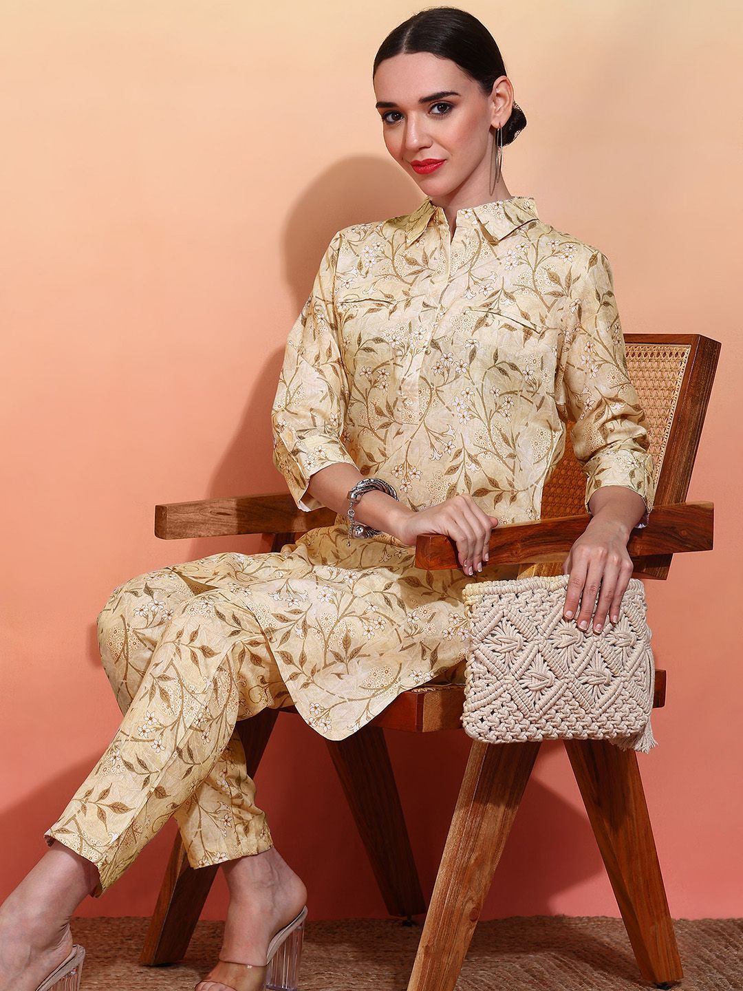 Dhiyona OD Women Printed Regular Linen Kurta with Trousers