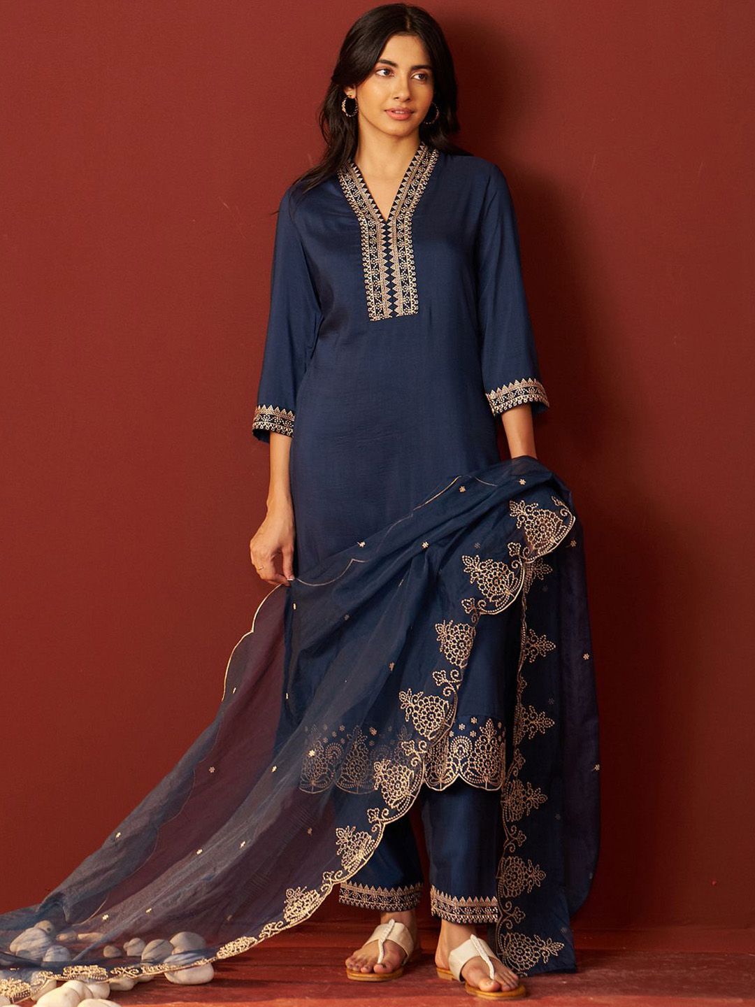 Dhiyona IE Women Floral Embroidered Kurta with Trousers & Dupatta