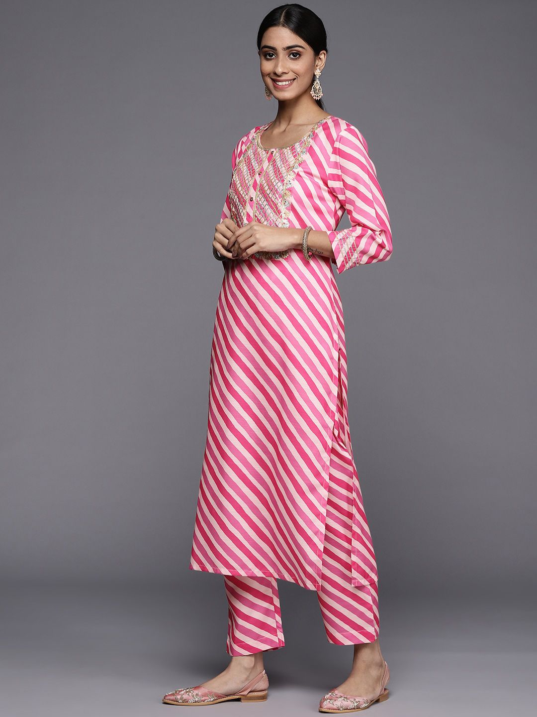 Dhiyona VA Women'sLeheriya Printed Gotta Patti Kurta with Trousers & Dupatta
