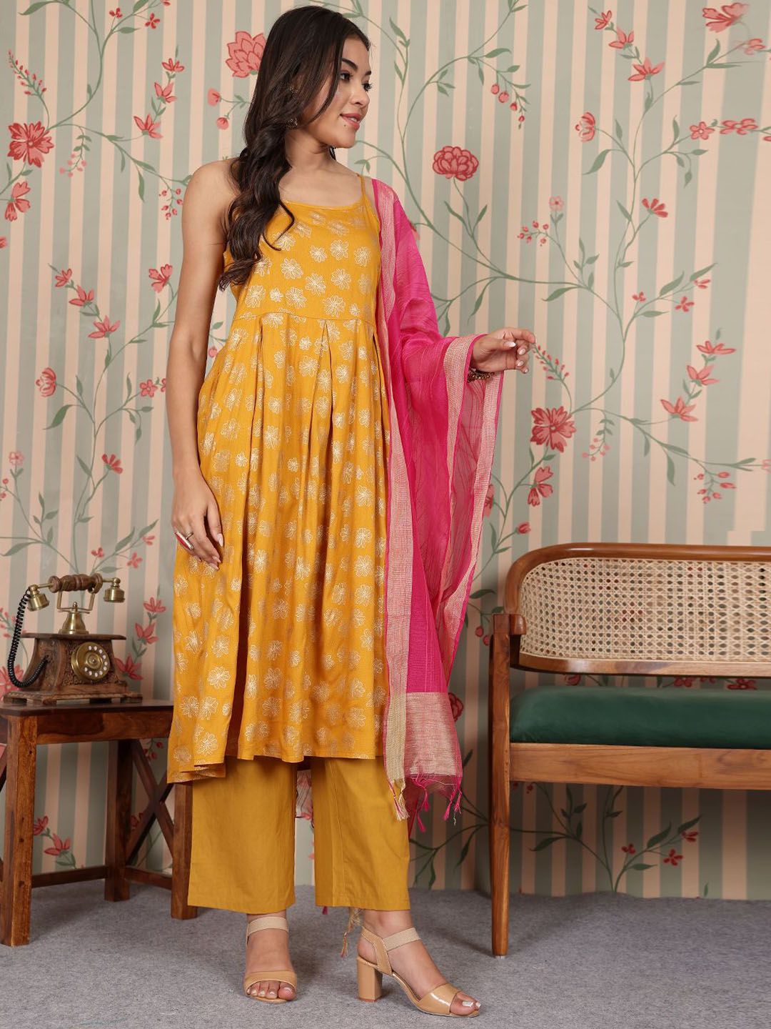 Dhiyona OD Women Floral Printed Regular Kurta with Palazzos & With Dupatta