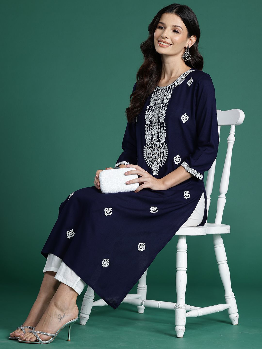 Dhiyona IE Ethnic Motifs Embroidered Thread Work Kurta