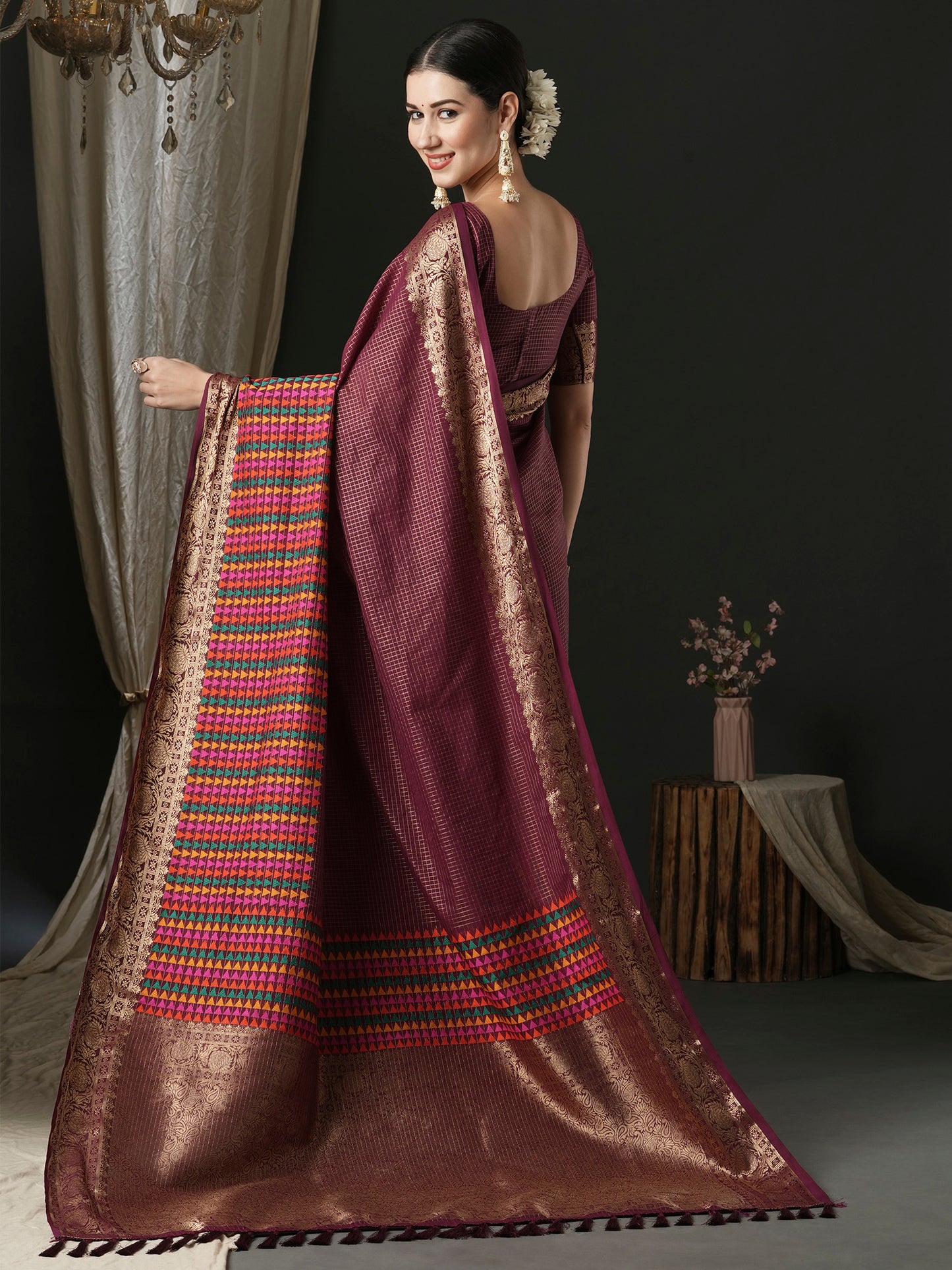 Women's Silk Blend Magenta Woven Design Designer Saree With Blouse Piece