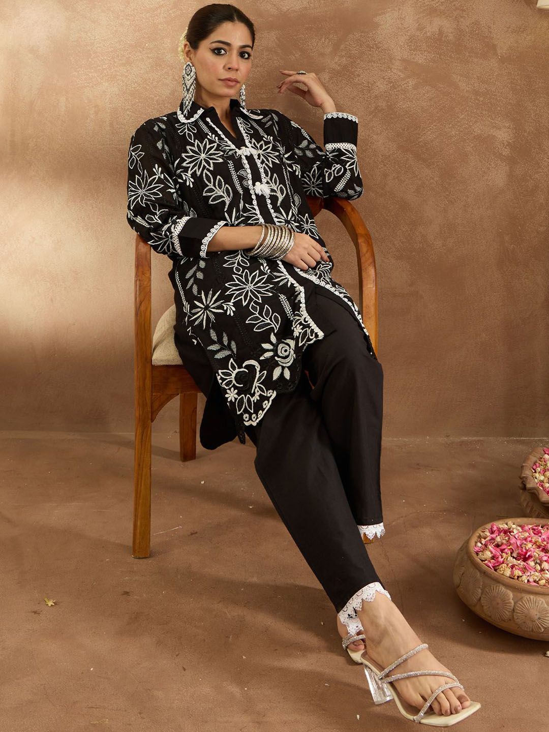 Dhiyona IE Embroidered Tunic With Trousers Co-Ords