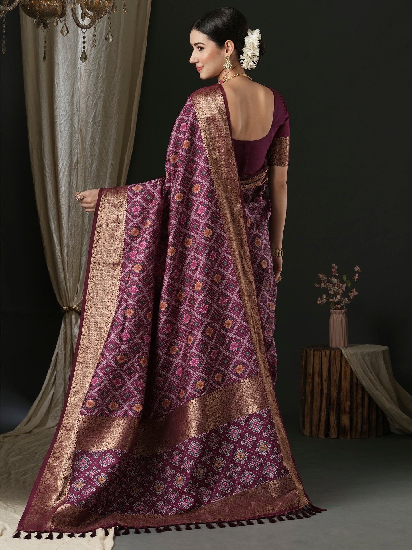 Women's Silk Blend Purple Woven Design Designer Saree With Blouse Piece