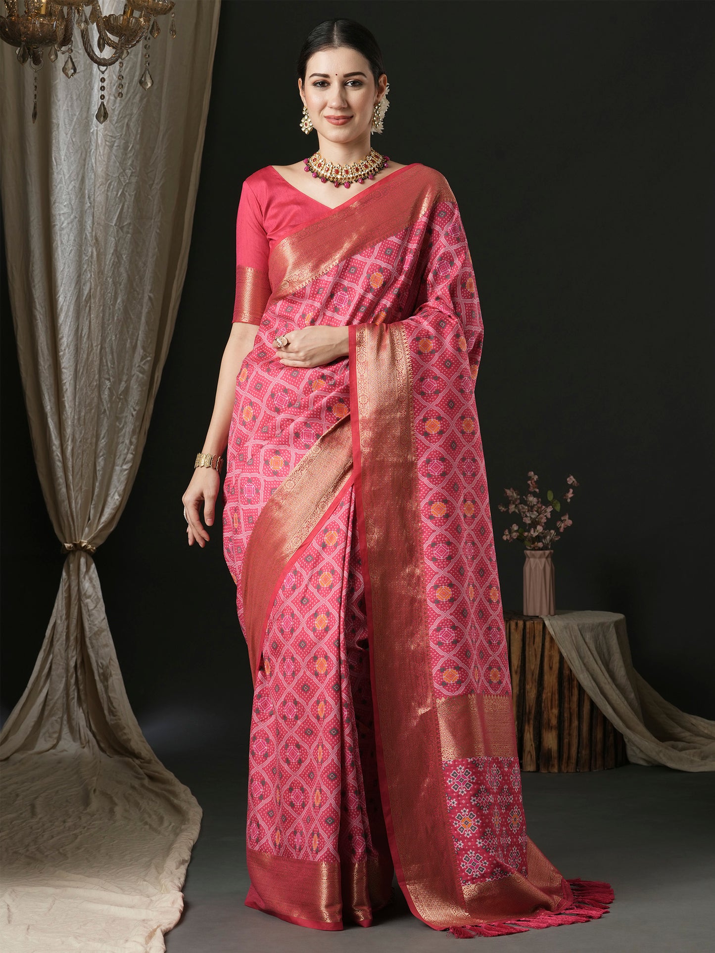 Women's Silk Blend Pink Woven Design Designer Saree With Blouse Piece