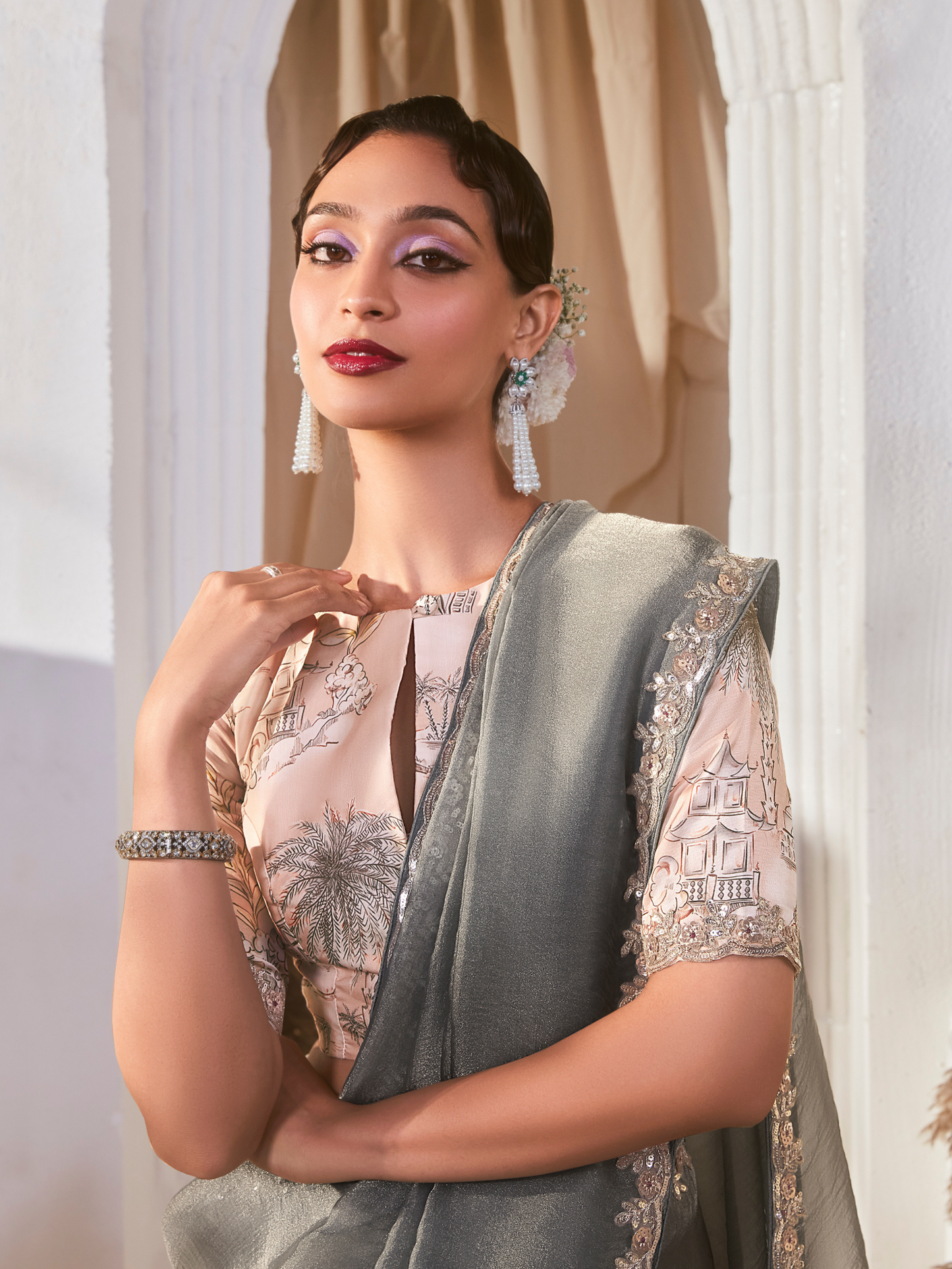 Dhiyona KM Women Grey Saree: Effortless Elegance For Every Occasion