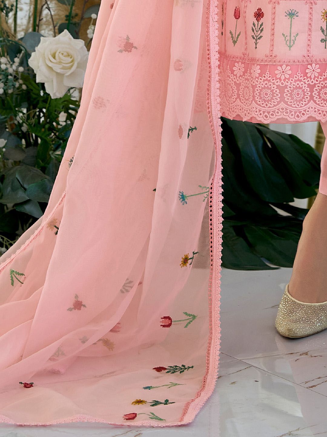 Dhiyona IE Floral Embroidered Thread Work Pure Cotton Kurta With Trousers & Dupatta