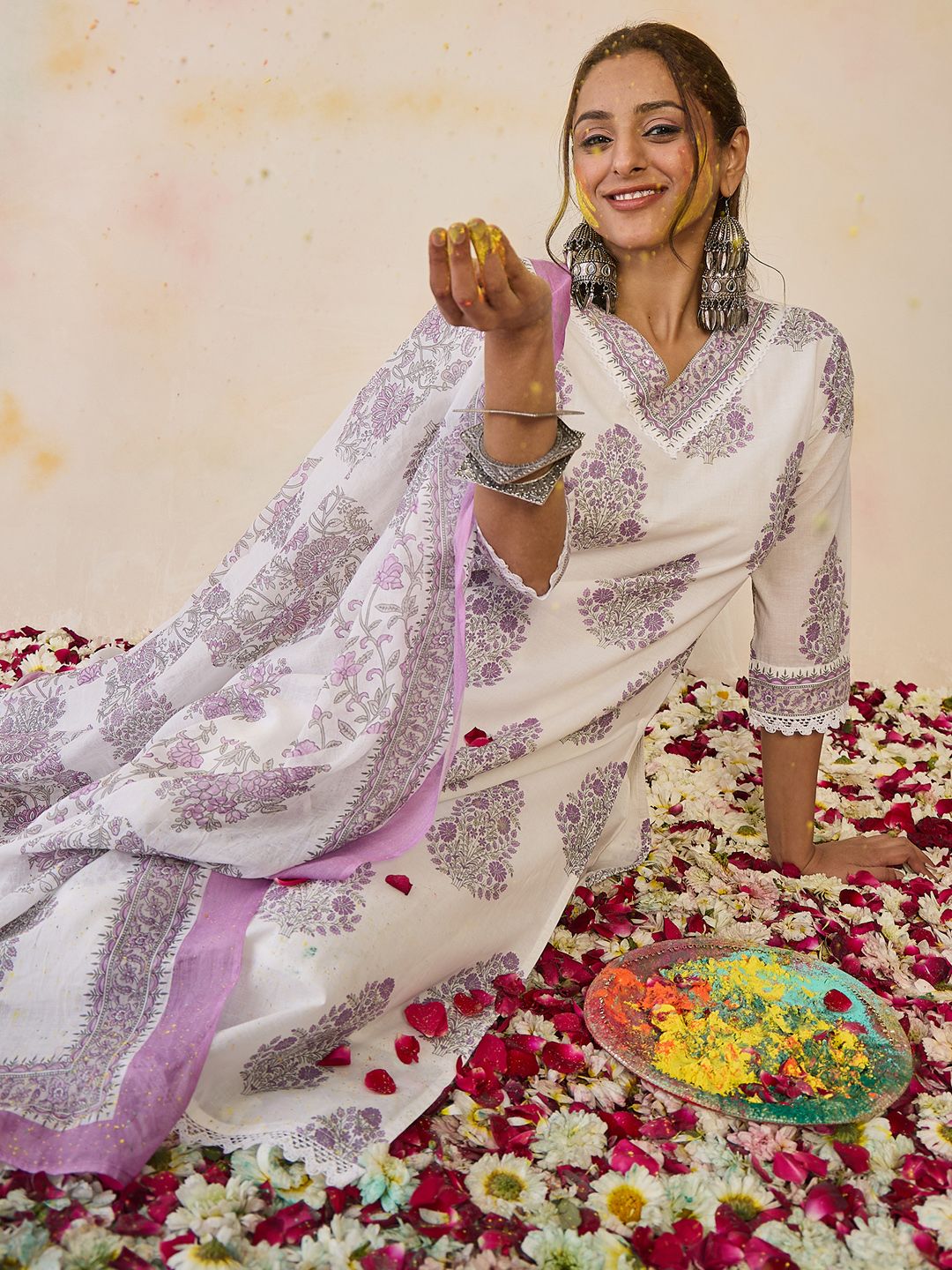 Dhiyona IE Women Floral Printed Regular Sequinned Pure Cotton Kurta with Trousers & With Dupatta