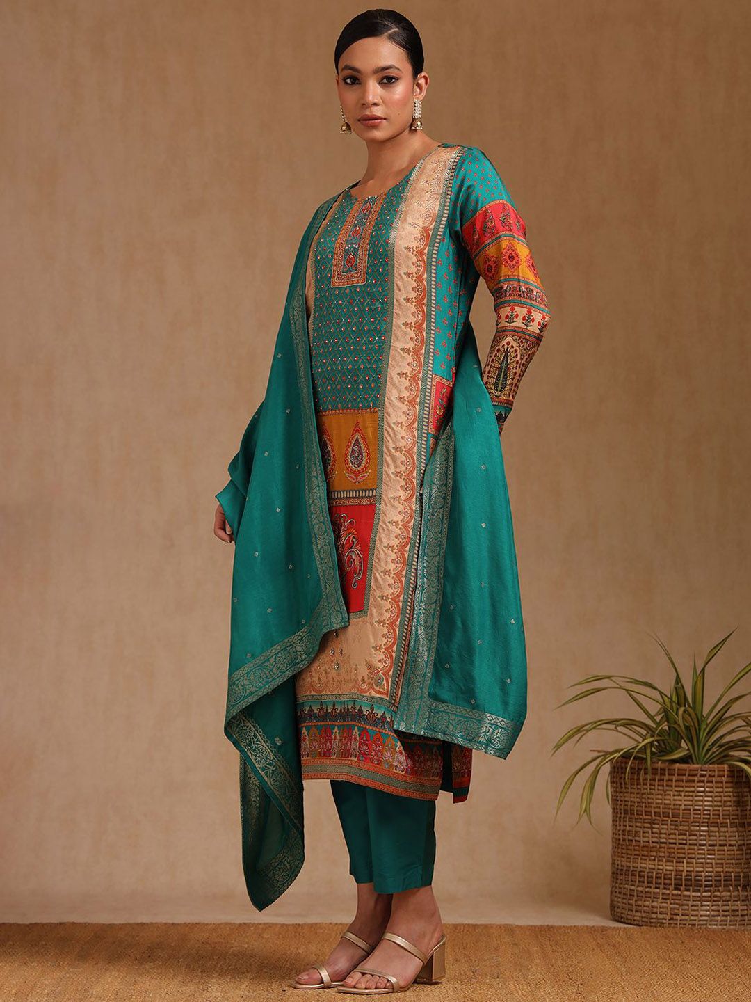 Dhiyona SO Women's Floral Printed Beads and Stones Straight Kurta With Trouser And Dupatta