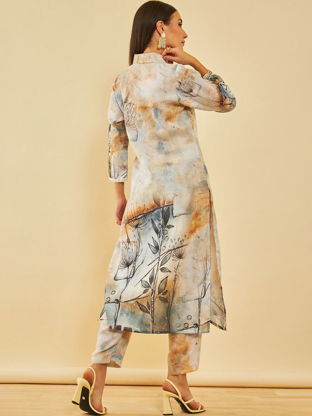 Dhiyona SO Women's Floral Printed Regular Mirror Work Kurta with Trousers