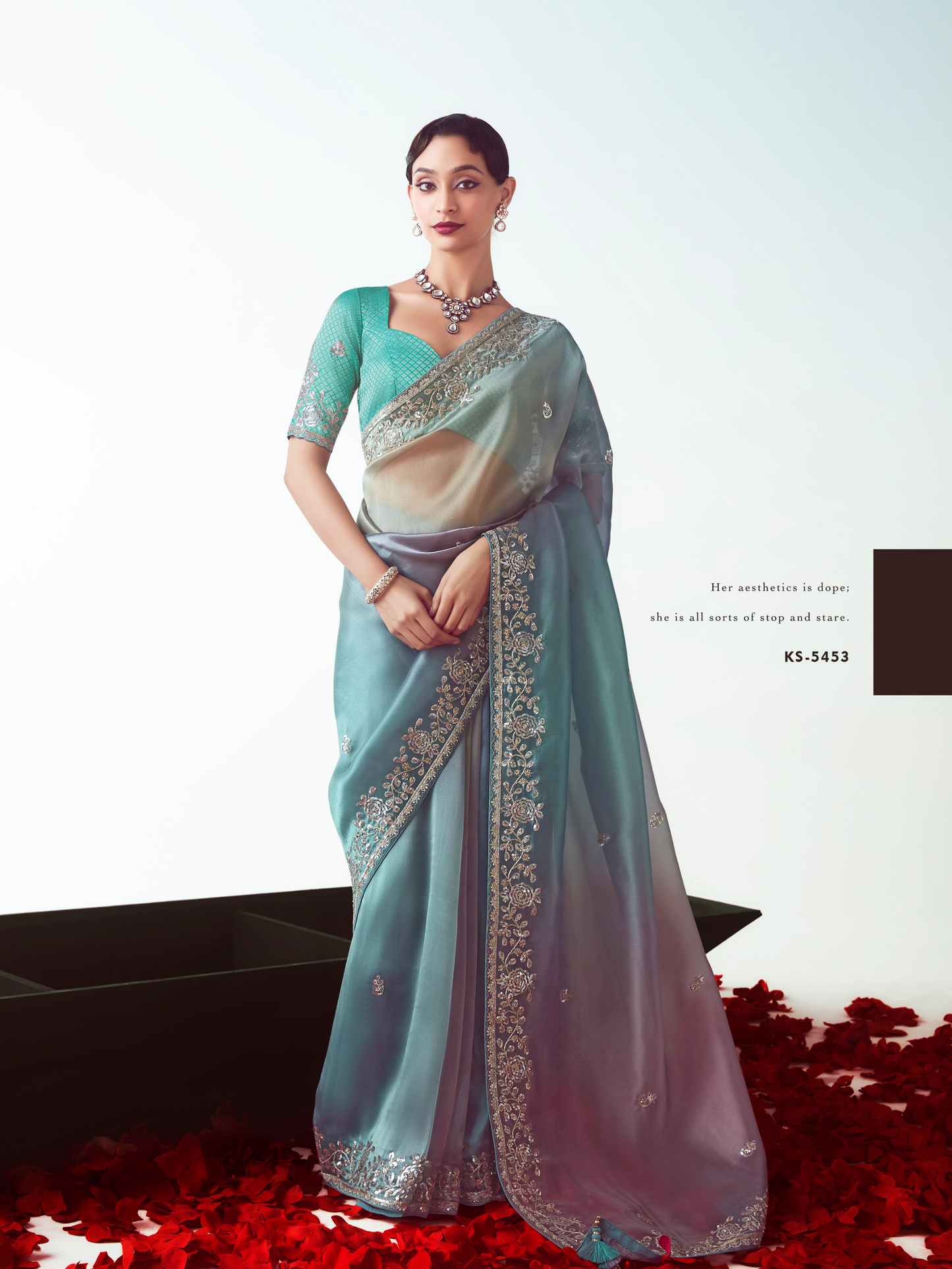 Dhiyona KM Women Blue Silk Saree