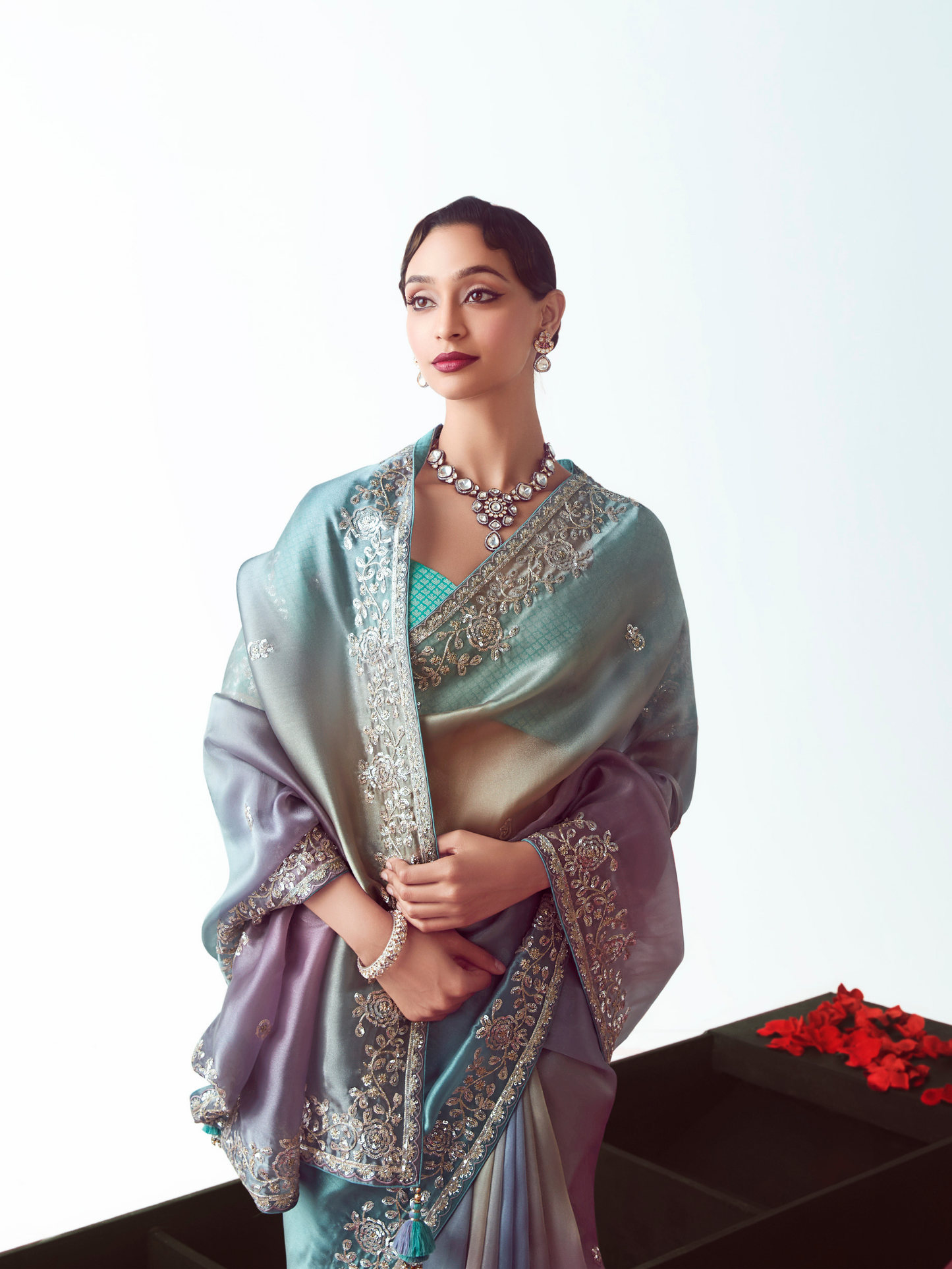 Dhiyona KM Women Blue Silk Saree