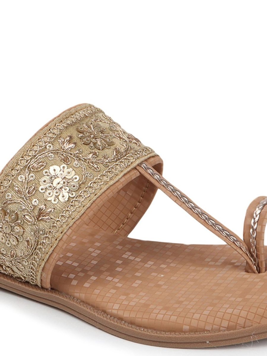 Dhiyona AK Embellished One Toe Flats