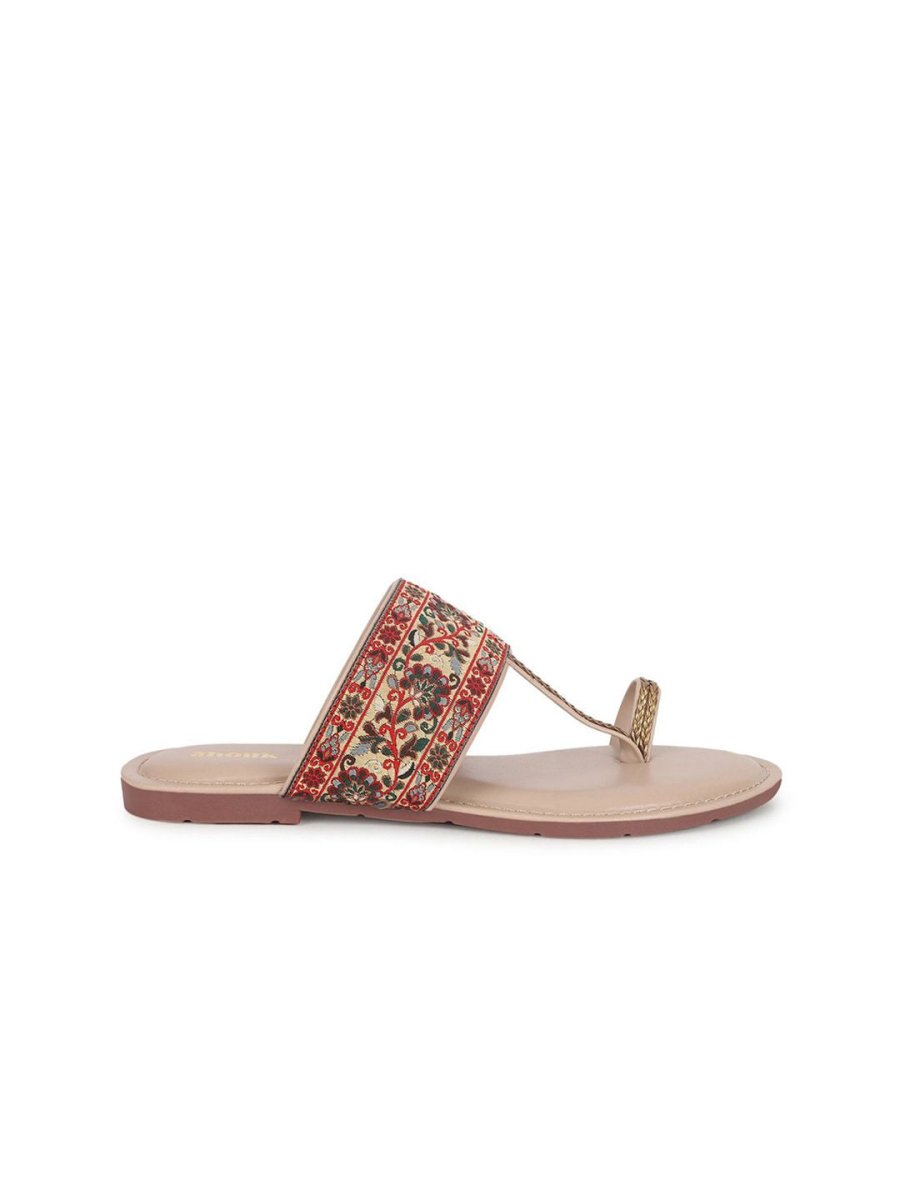Dhiyona AK Women Embroidered One Toe Flats