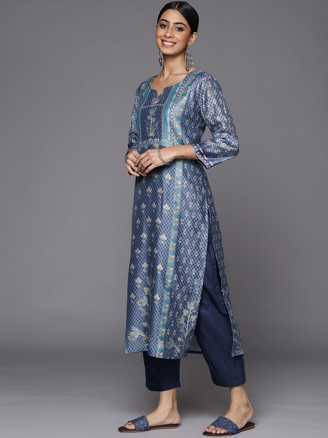 Dhiyona VA Women's Blue Floral Printed Sequinned Kurta with Trousers & With Dupatta