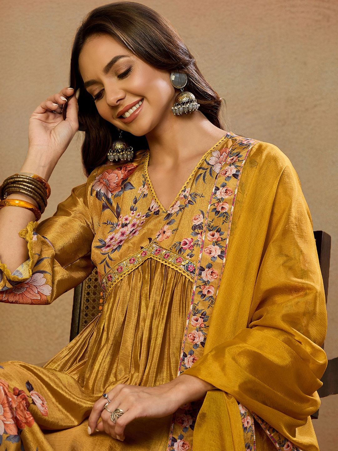 Dhiyona PD Women Floral Printed A-Line Kurta Trouser With Dupatta