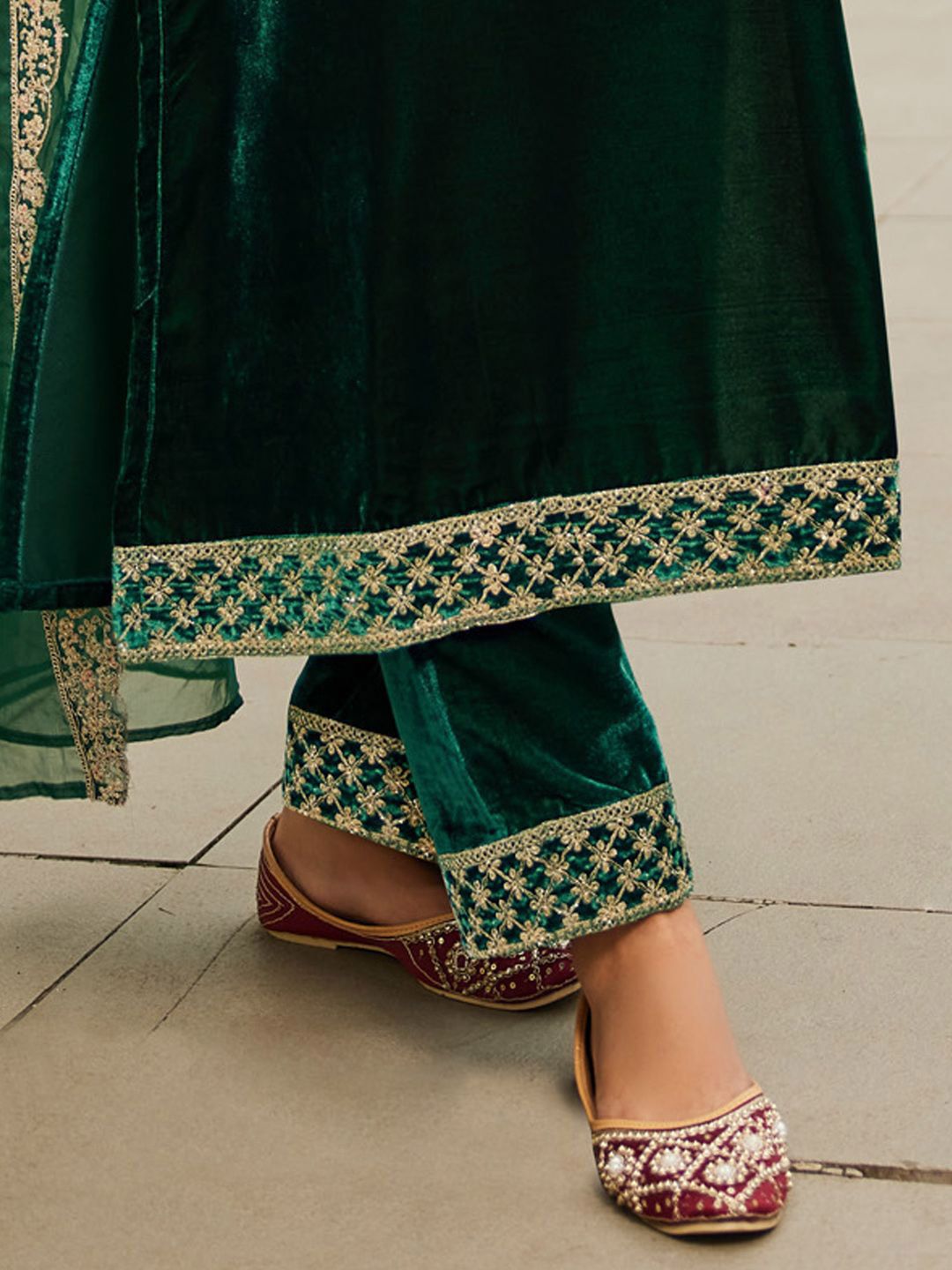 Women Ethnic Motifs Embroidered Regular Velvet Kurta with Trousers & With Dupatta