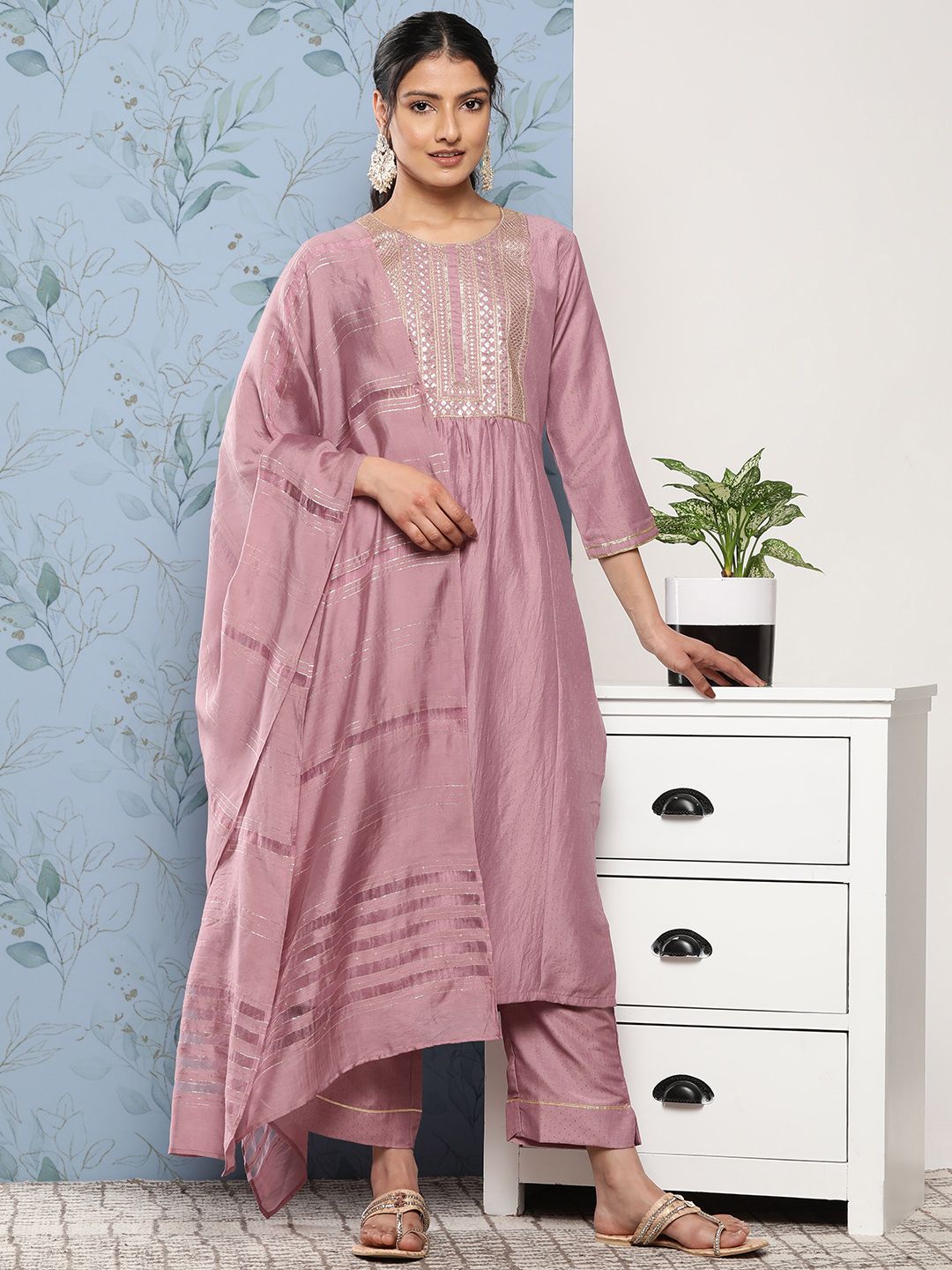 Dhiyona VA Women's Mauve Floral Embroidered Sequinned Kurta with Trousers & With Dupatta