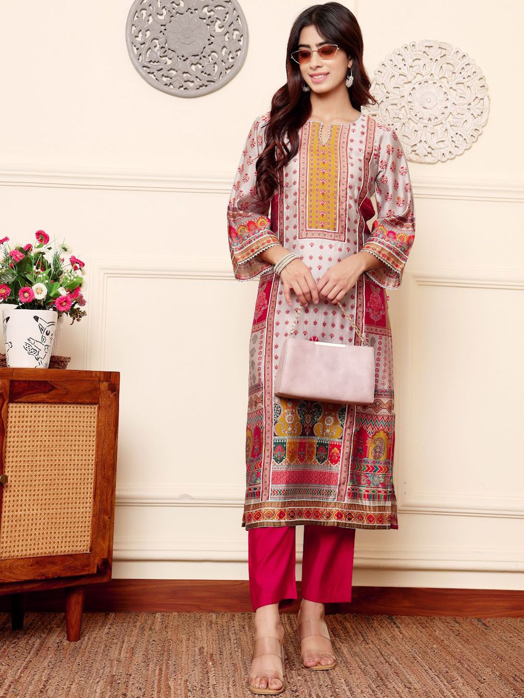 Dhiyona VA Women'sEthnic Motifs Printed Gotta Patti Notch Neck Chanderi Silk Kurta With Trousers